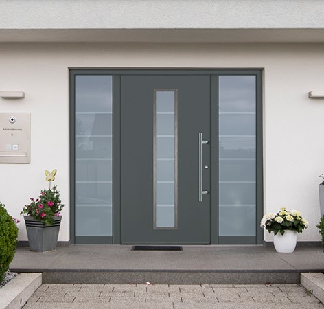 Repräsentativer Eingang von Fensterbau Benz.