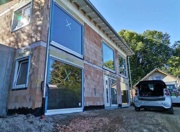 Raumhohe Fenster für besondere Häuser von Fensterbau Benz.