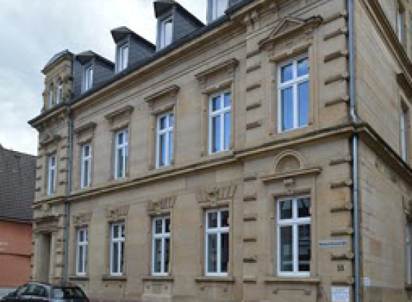Alte Häuser mit neuen Fenstern von Fensterbau Benz.